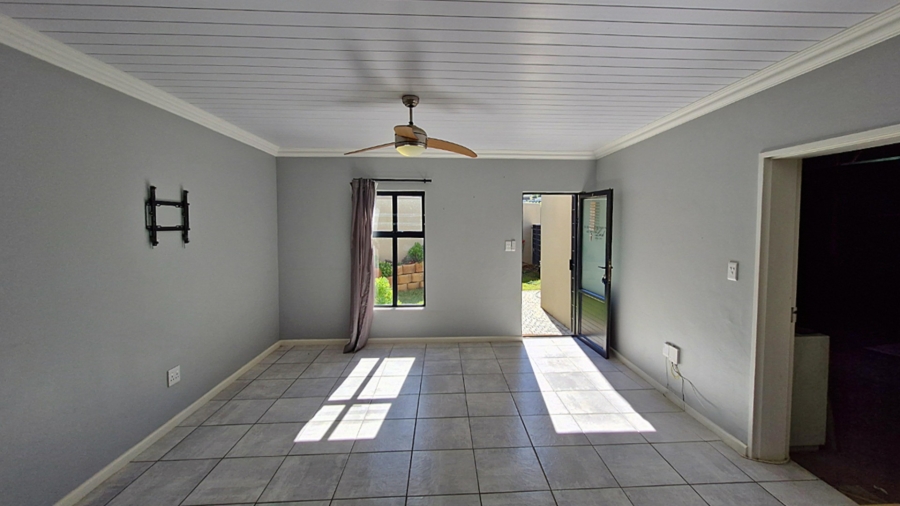 To Let 3 Bedroom Property for Rent in Glen Lilly Western Cape